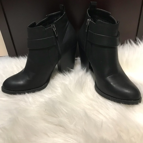 Black ankle boots - Picture 2 of 2